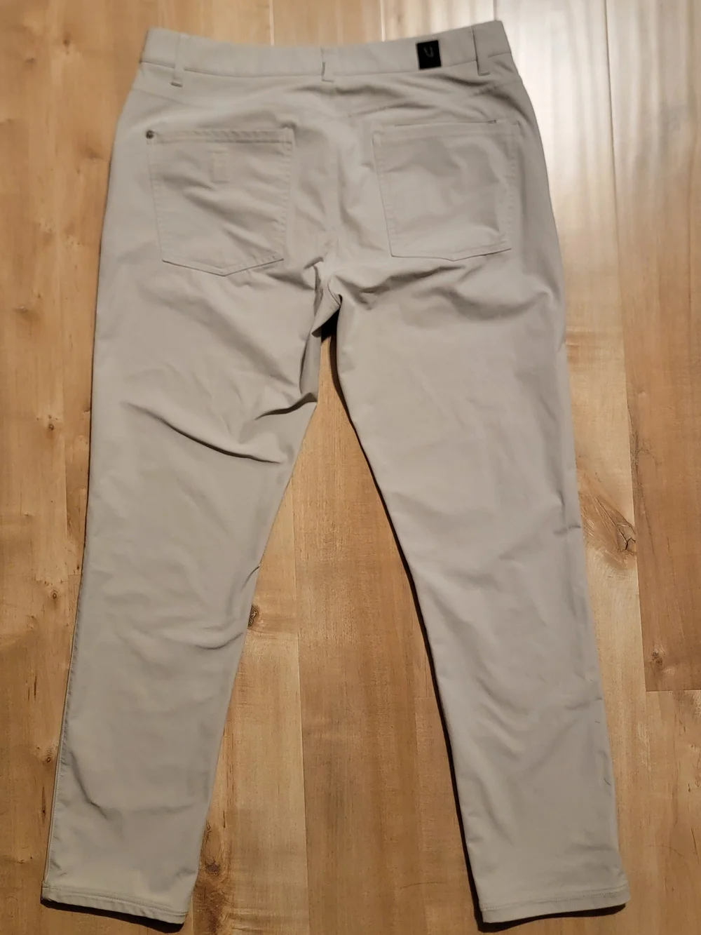 Vuori Meta Pants - Men's Size 32 - Light Gray